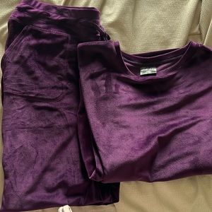 32 degree sweatshirt and sweatpants. Both for $20.